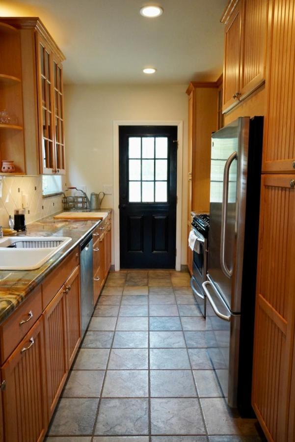הוילה סימי ואלי Cozy Family Hideaway, Sleeps 8, 4 Tv'S Yard, Shops מראה חיצוני תמונה